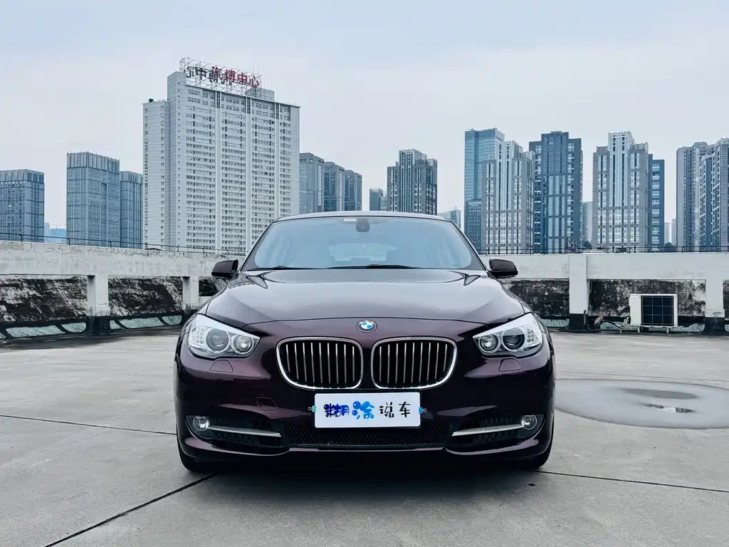 BMW 5 Series GT 2011 — фото 2