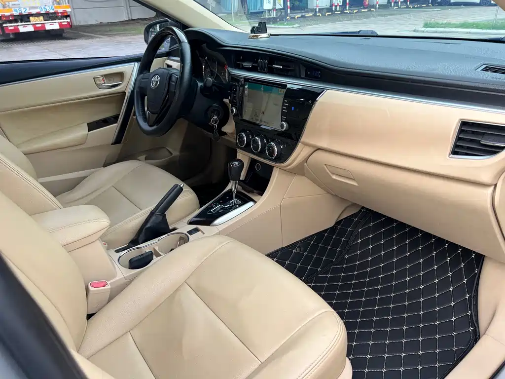 Toyota Corolla 2015 — фото 10