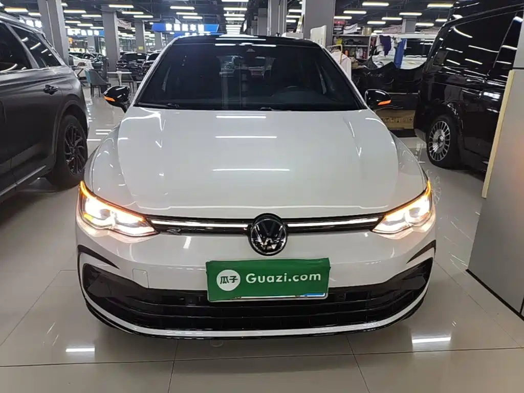 Volkswagen Golf 2021