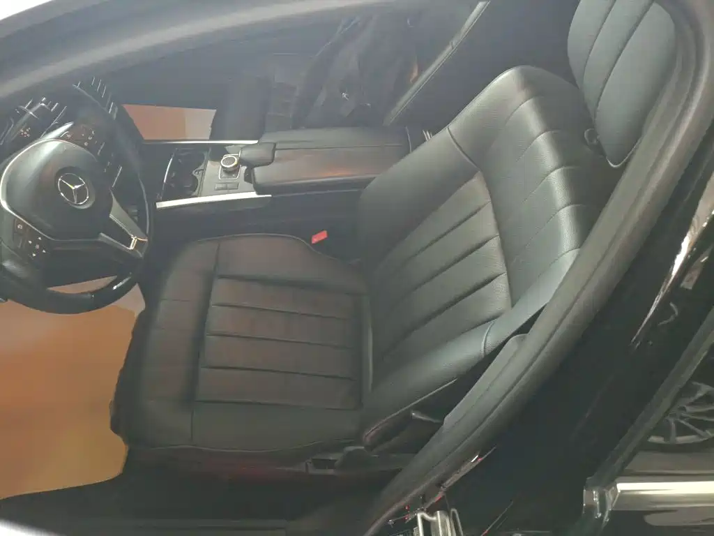 Mercedes-Benz E-Class 2015 — фото 11