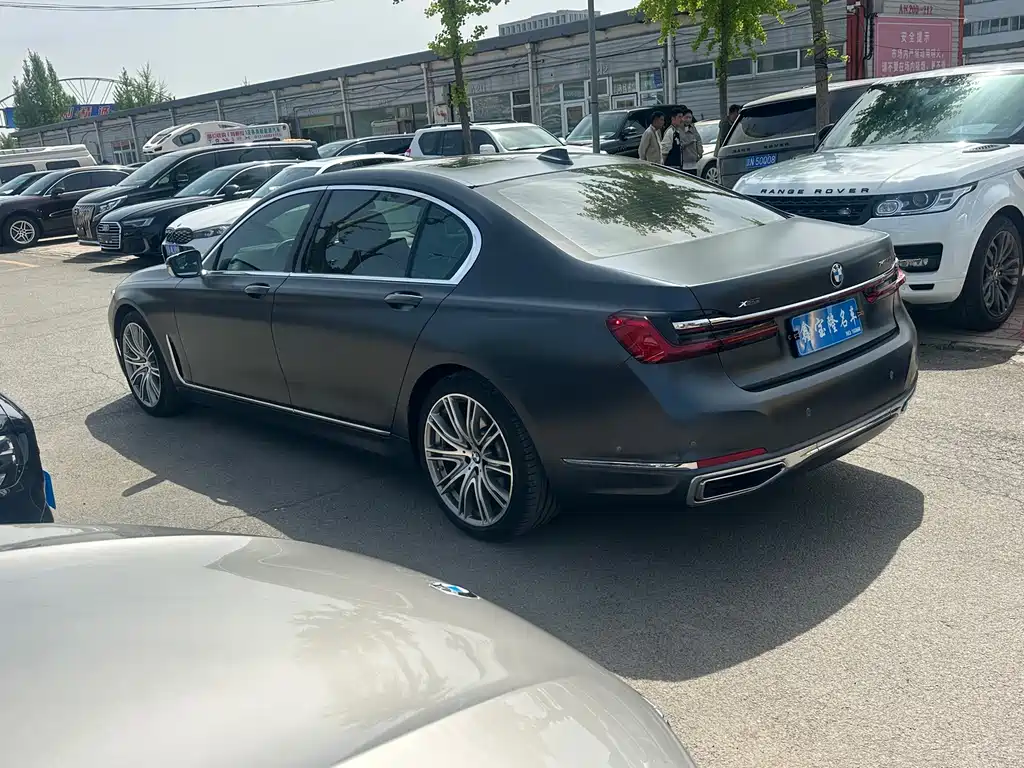 BMW 7 Series 2019 — фото 18