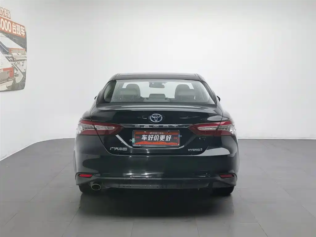 Toyota Camry 2019 — фото 4