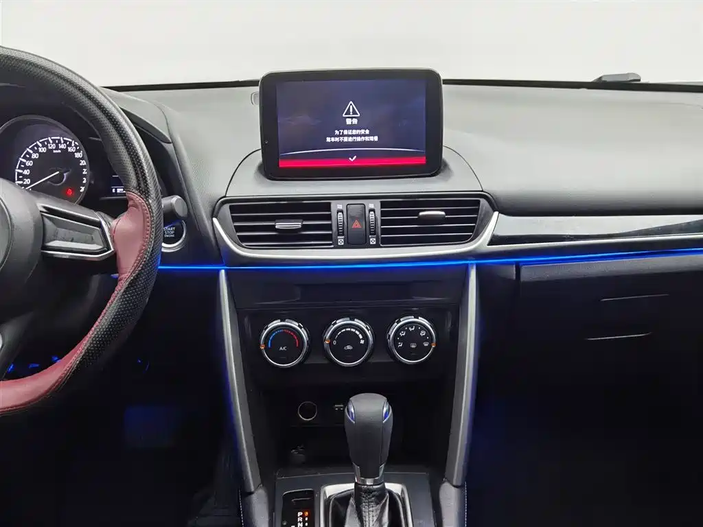 Mazda CX-4 2018 — фото 12