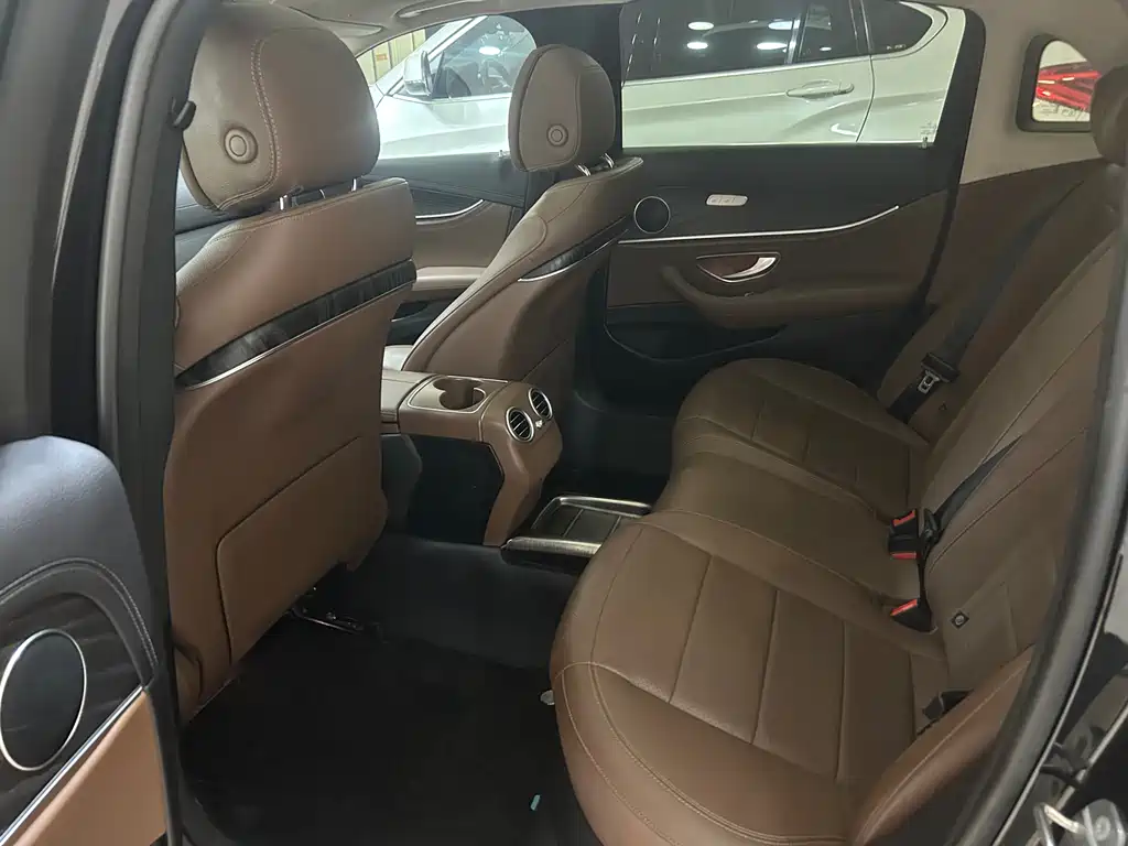 Mercedes-Benz E-Class 2020 — фото 12