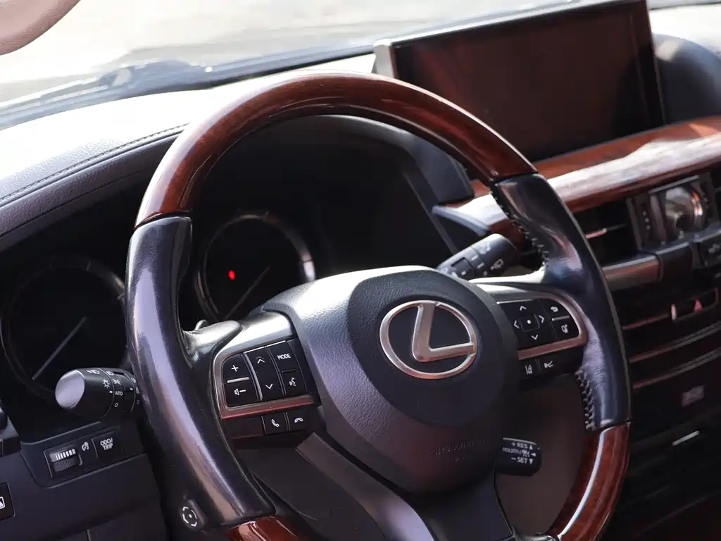 Lexus LX 2016 — фото 4