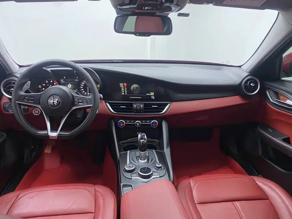 Alfa Romeo Giulia Juliet 2018 — фото 16
