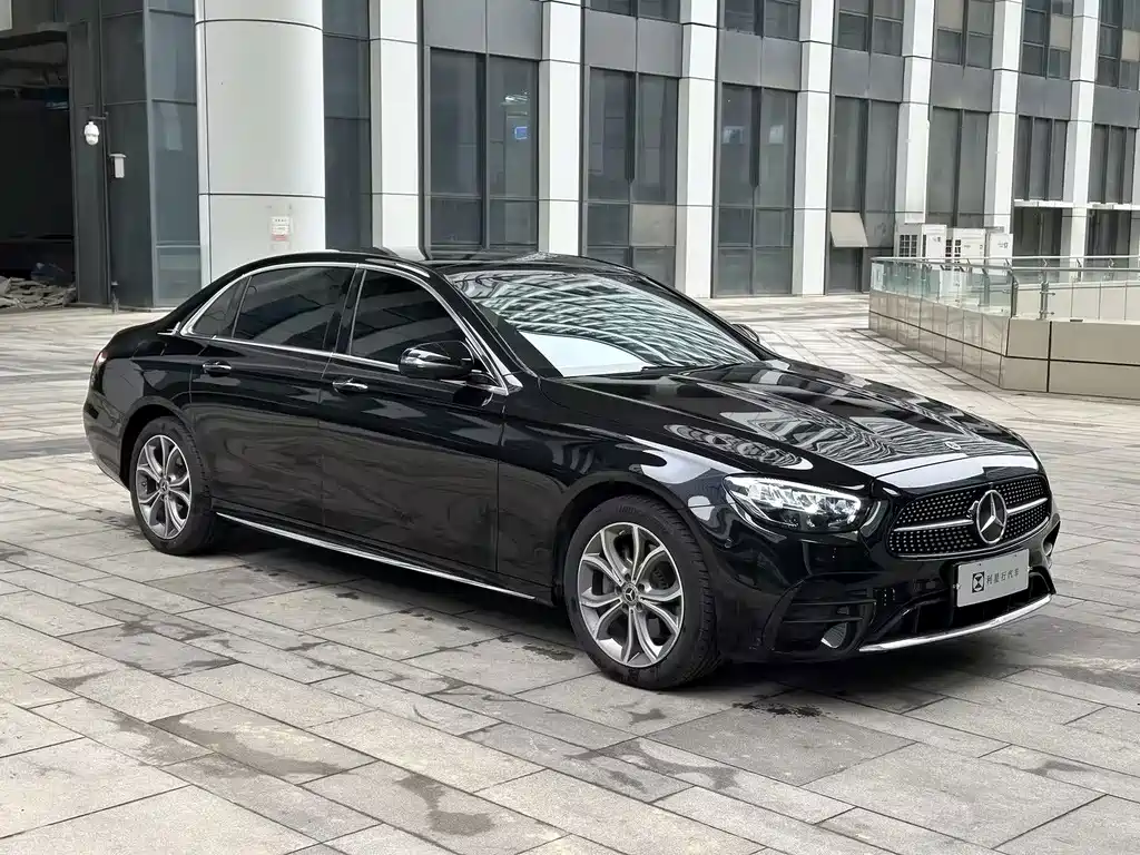 Mercedes-Benz E-Class 2022