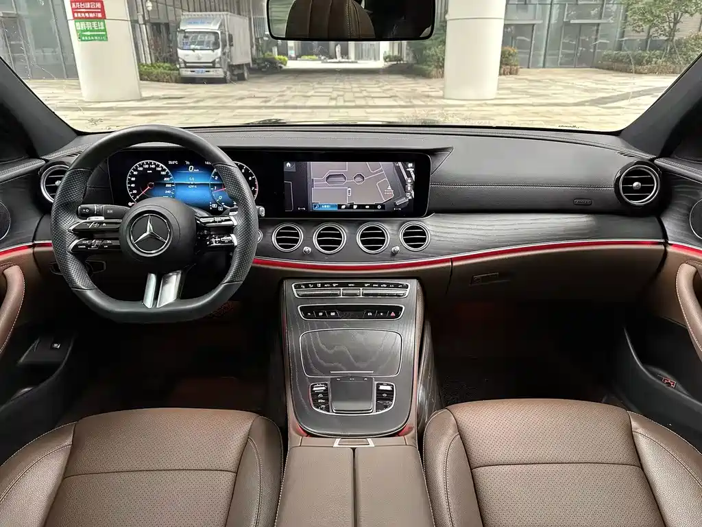 Mercedes-Benz E-Class 2022 — фото 14