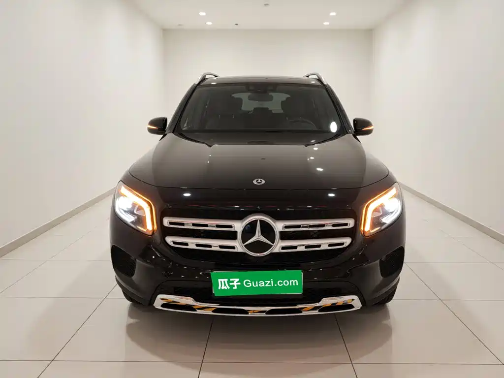 Mercedes-Benz GLB 2023