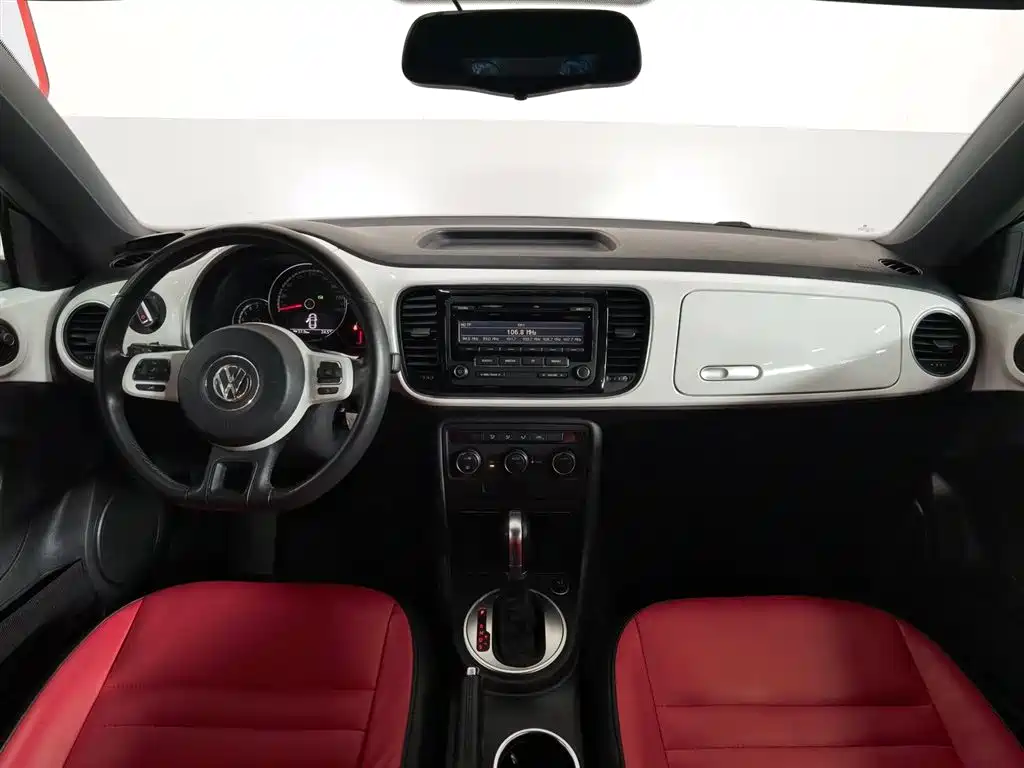 Volkswagen Beetle 2015 — фото 24