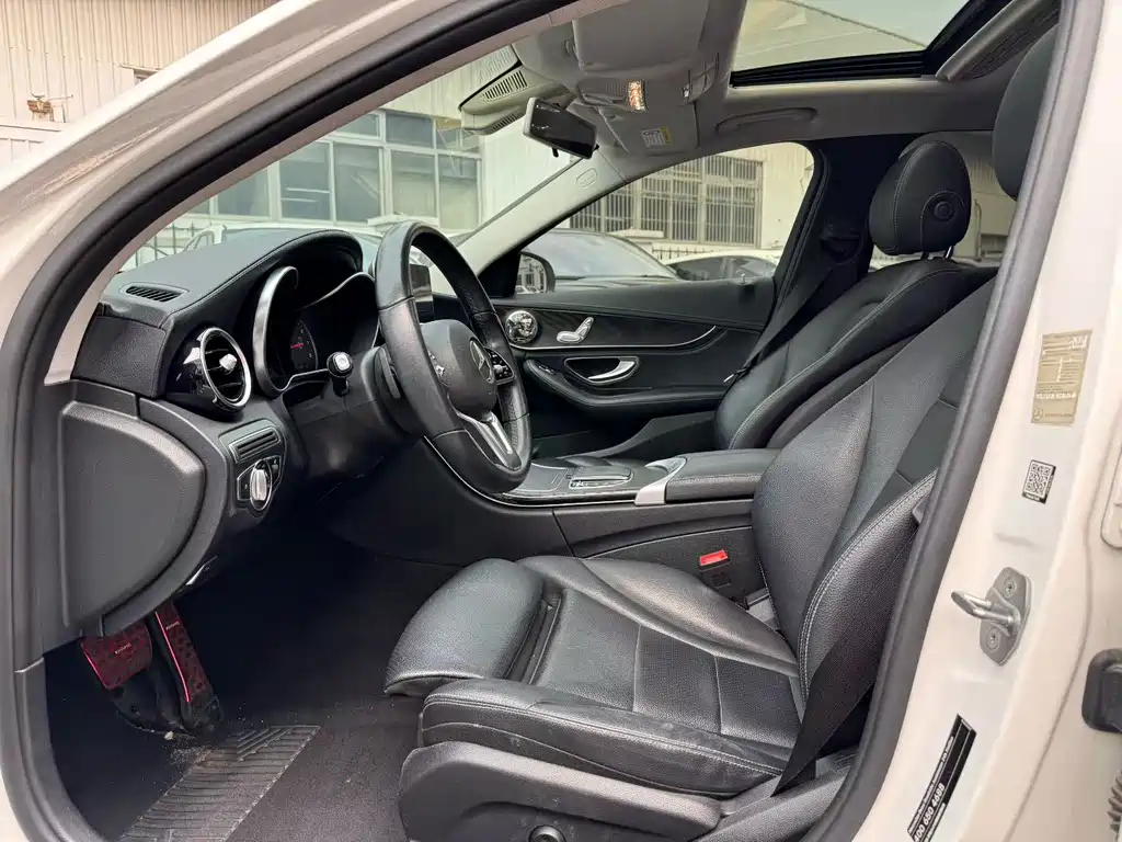 Mercedes-Benz C-Class 2019 — фото 13