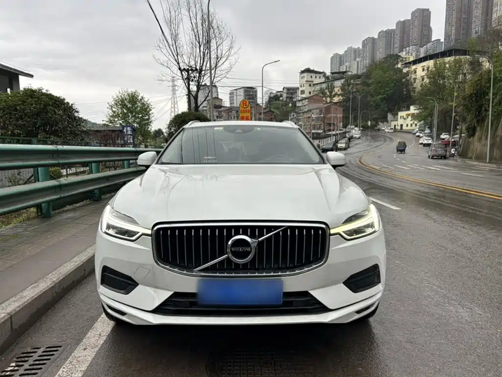 Volvo XC60 2019 — фото 11