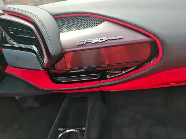 Ferrari SF90 2023