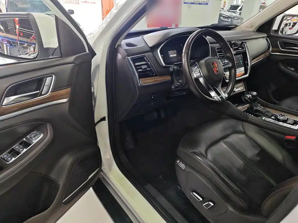 Roewe RX8 2018 — фото 17