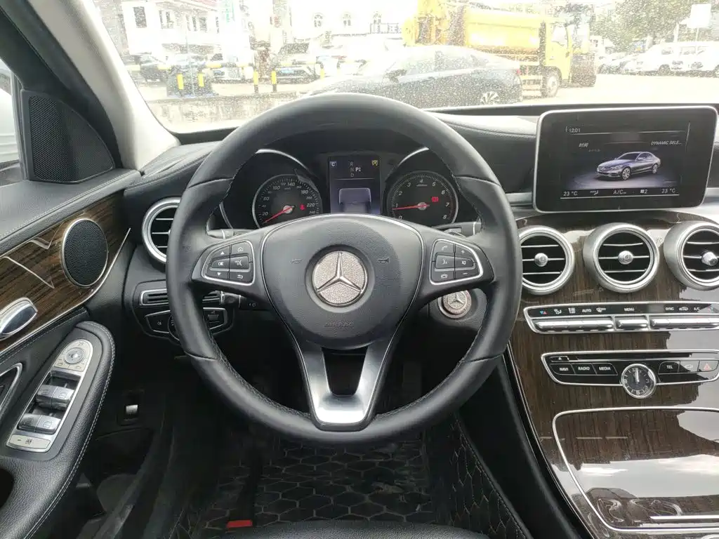 Mercedes-Benz C-Class 2017 — фото 11