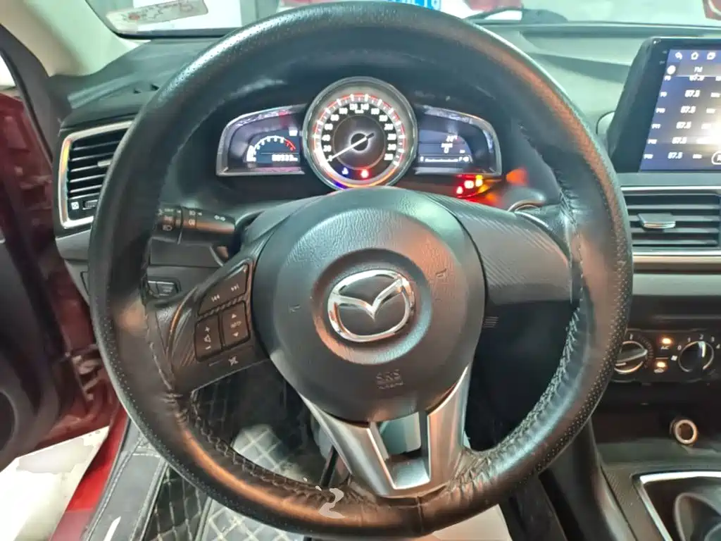 Mazda 3 Axela 2016 — фото 11