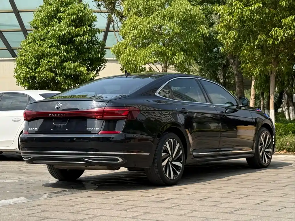Volkswagen Passat 2022 — фото 7