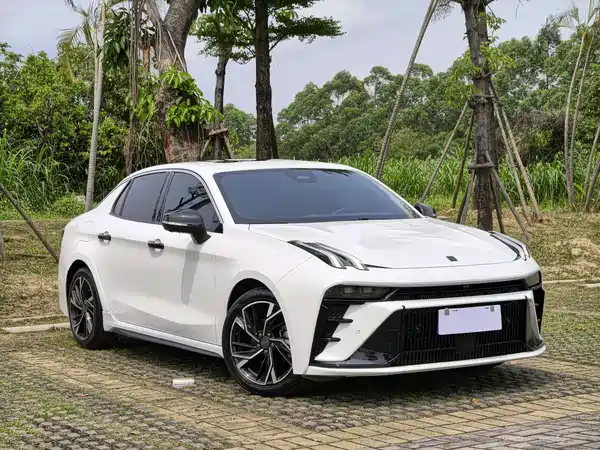 Lynk & Co 03 2023