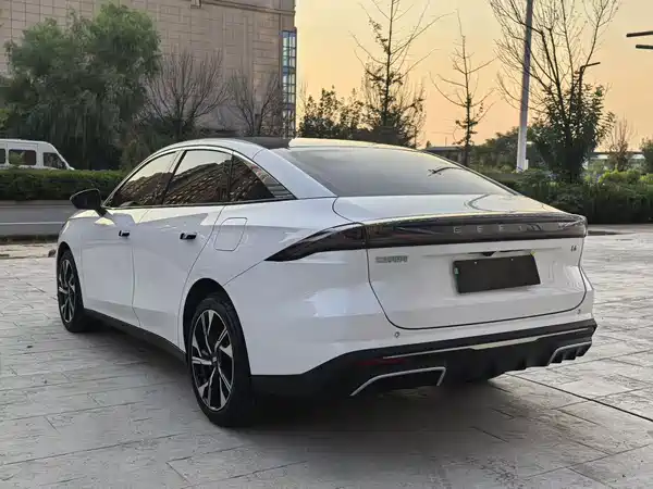 Geely Galaxy L6 2024