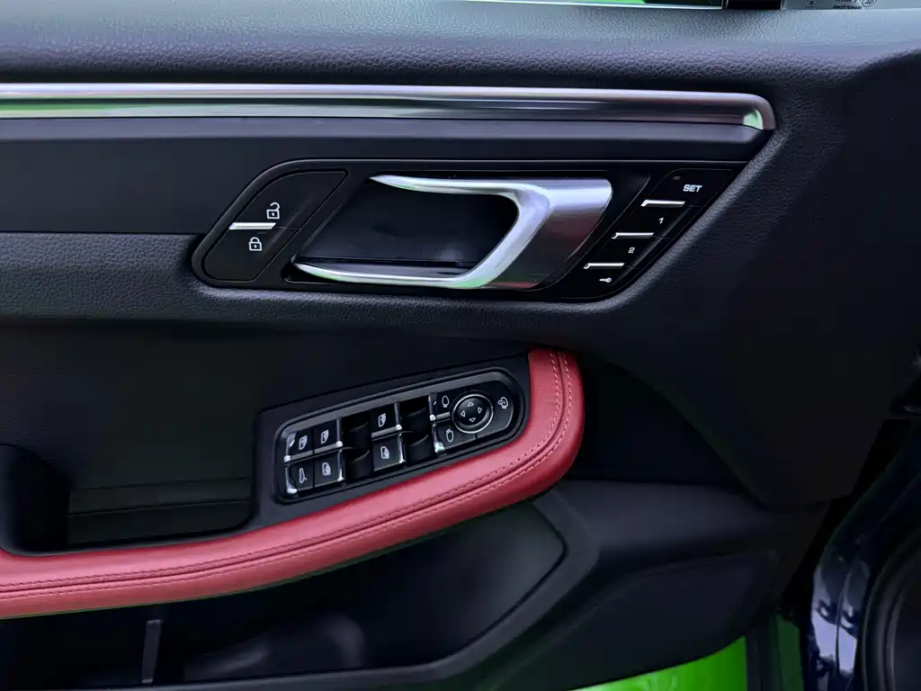 Porsche Macan 2021 — фото 15