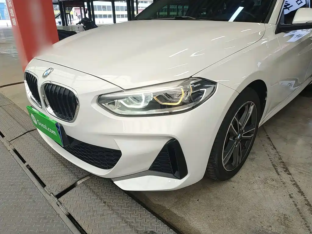BMW 1 Series 2021 — фото 18