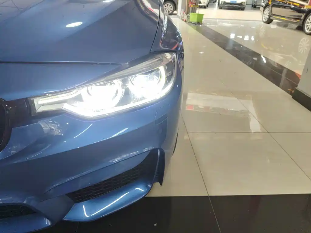 BMW 3 Series 2017 — фото 24
