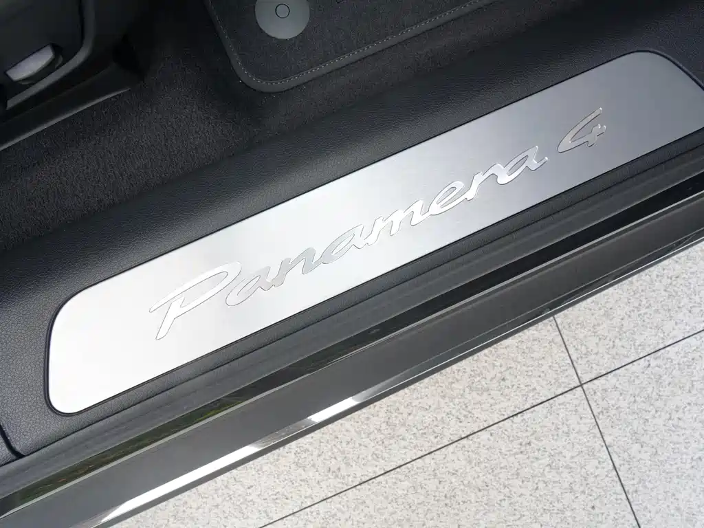 Porsche Panamera — фото 12