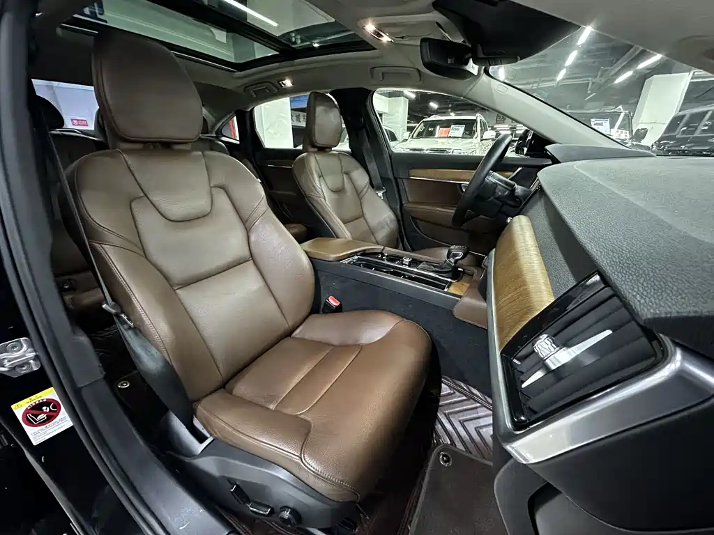 Volvo S90 2019 — фото 11