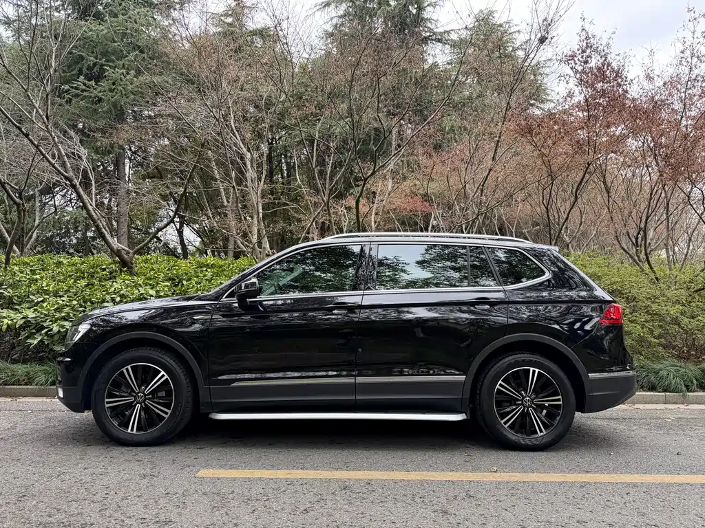 Volkswagen Tiguan L 2021 — фото 8