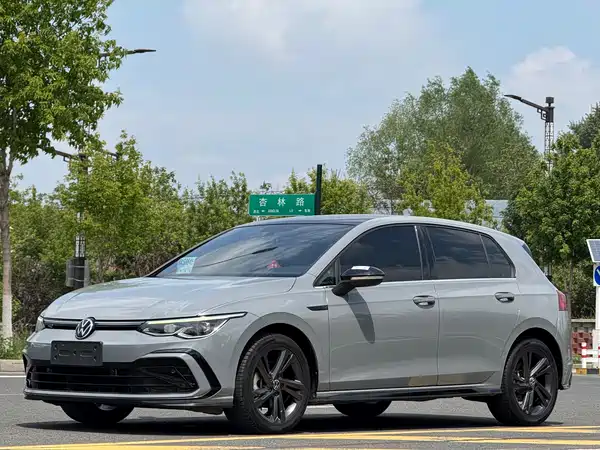 Volkswagen Golf 2021