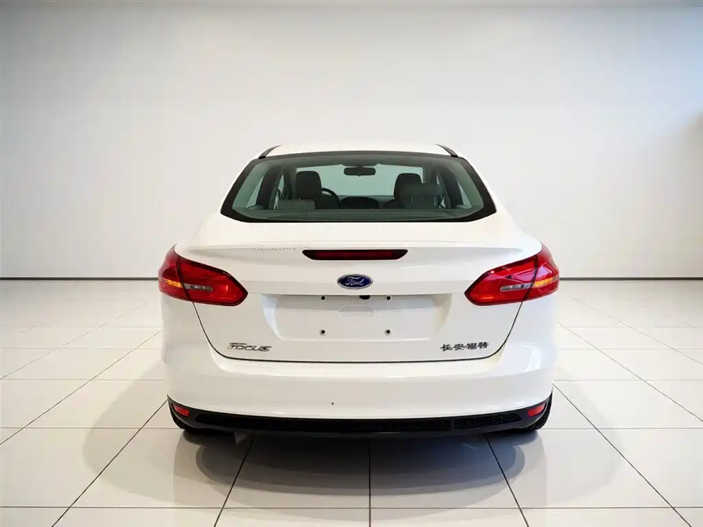 Ford Focus 2017 — фото 4