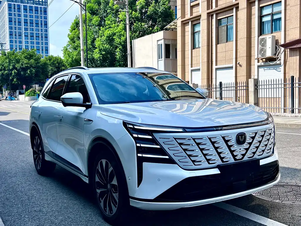 Changan CS75PLUS 2025 — фото 2