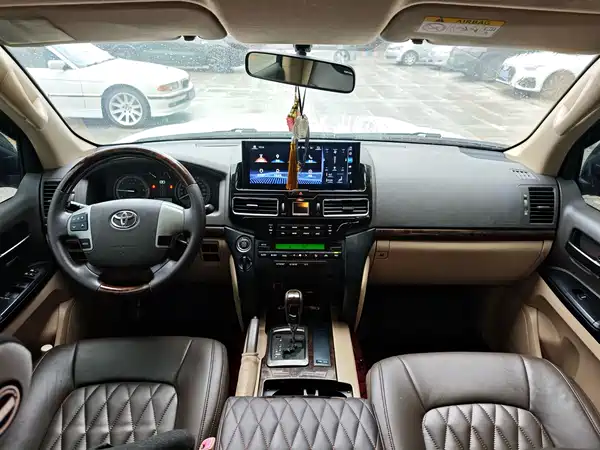 Toyota Land Cruiser 2015