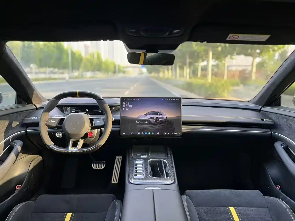 Xiaomi SU7 Ultra 2025