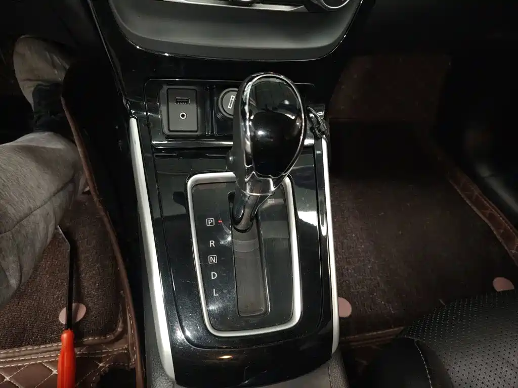 Nissan Sylphy 2017 — фото 14