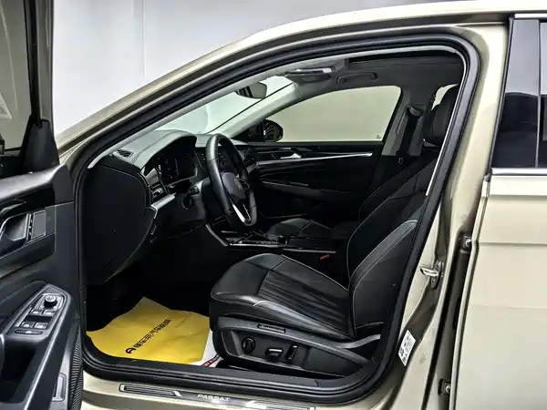 Volkswagen Passat 2022