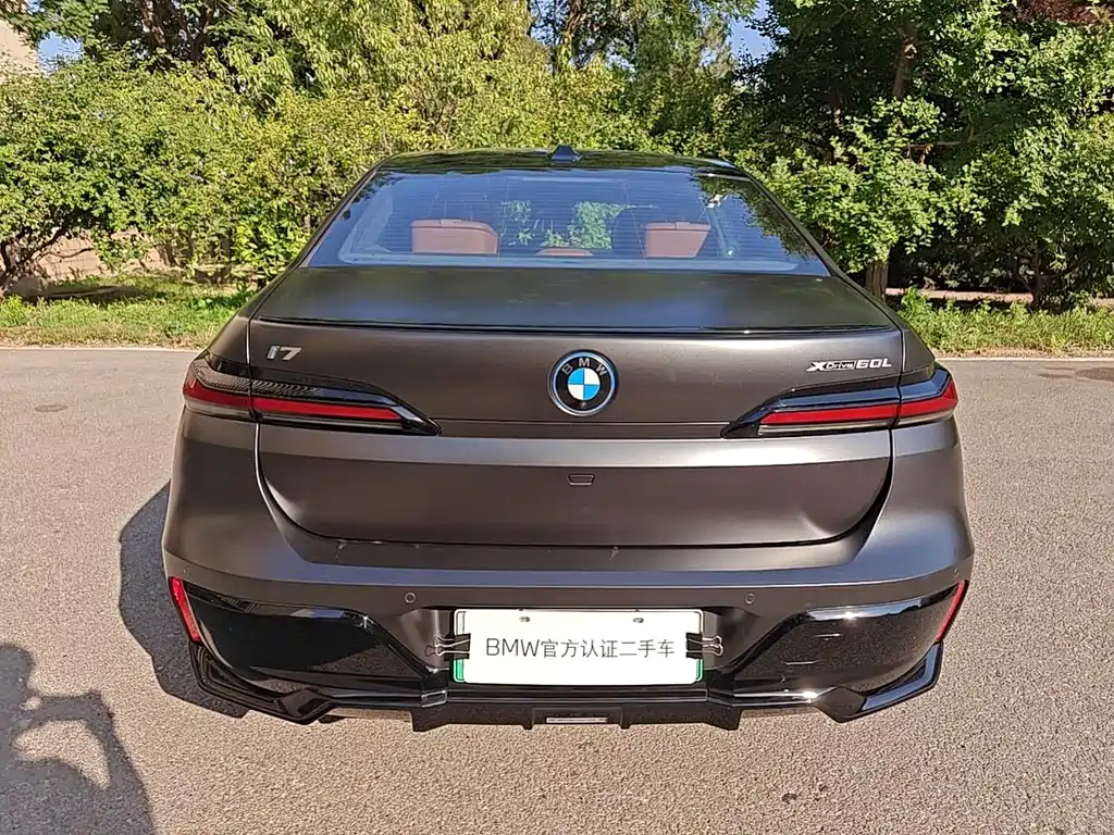 BMW i7 2025 — фото 3