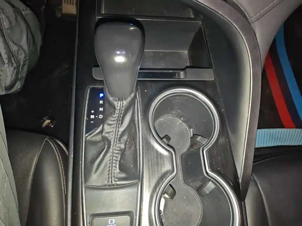 Toyota Camry 2022 — фото 14