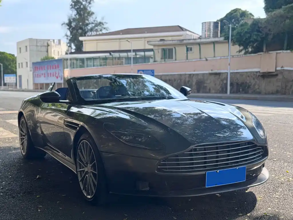 Aston Martin DB11 2018 — фото 3