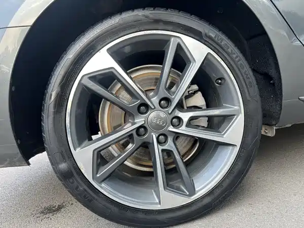 Audi A4L 2020