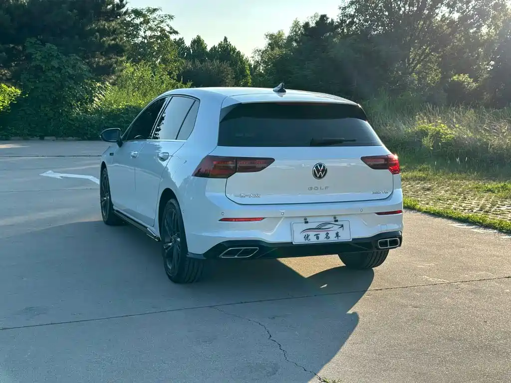 Volkswagen Golf 2024