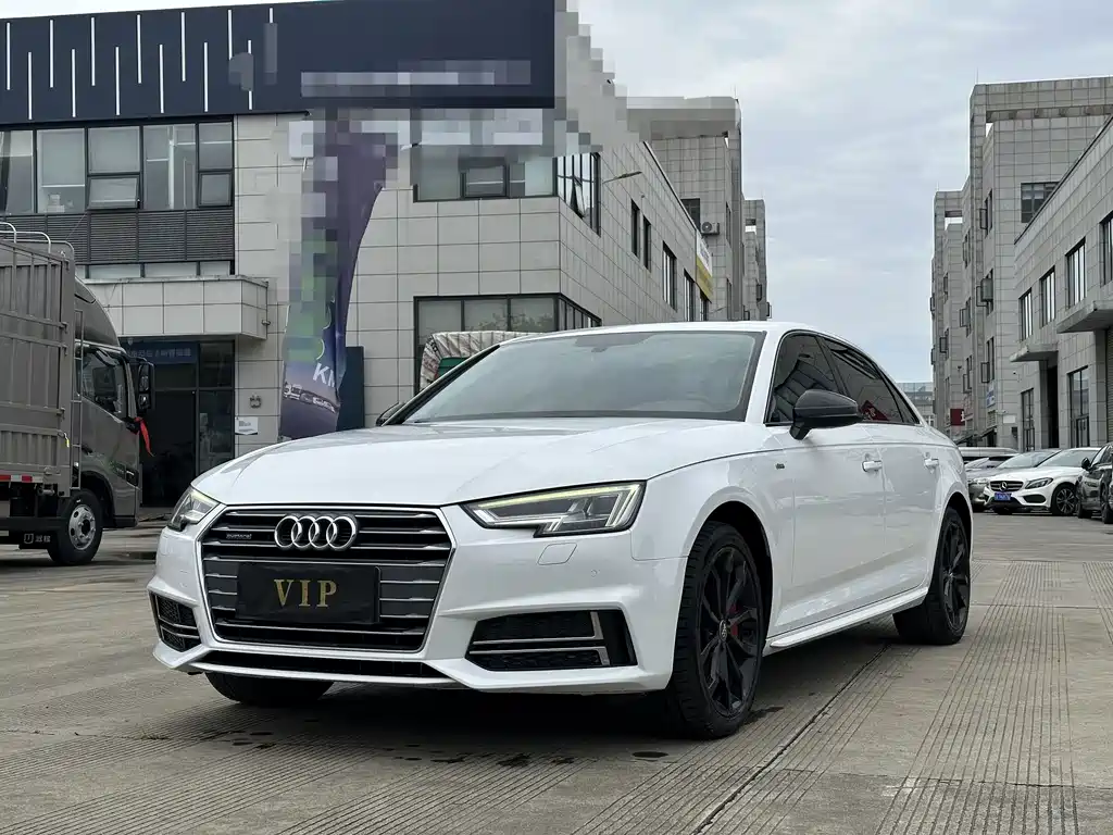 Audi A4L 2017 — фото 1