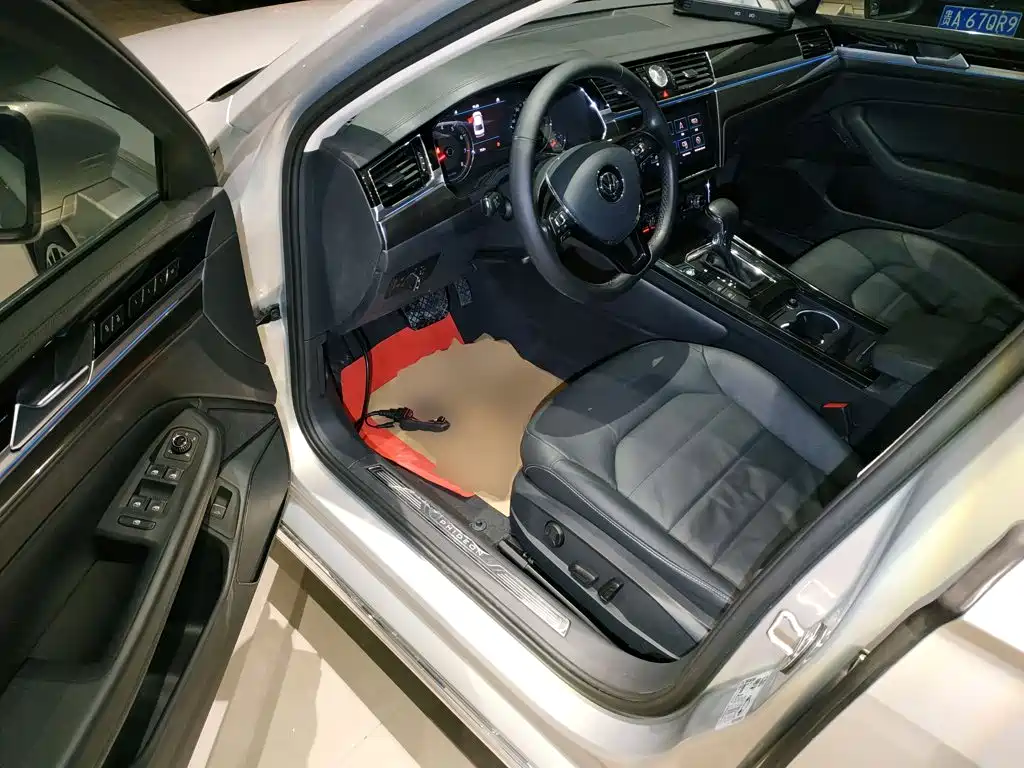 Volkswagen Phideon 2019 — фото 12