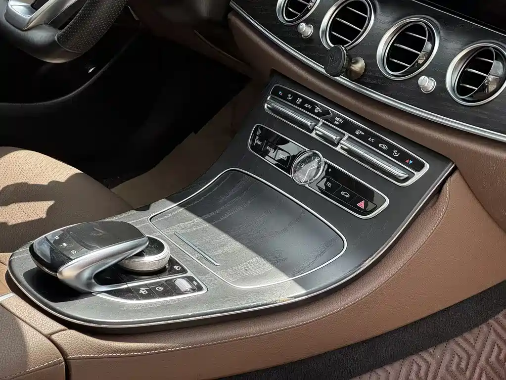 Mercedes-Benz E-Class 2018 — фото 10