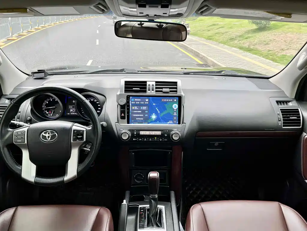 Toyota Prado 2016 — фото 8