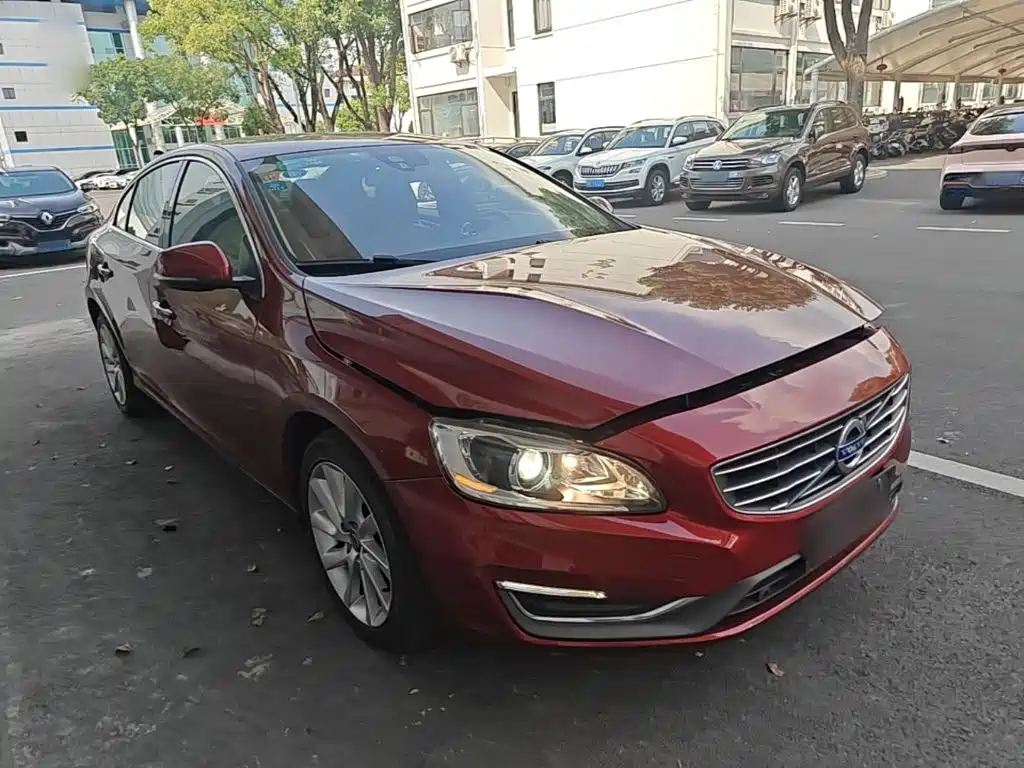 Volvo S60 2015 — фото 4