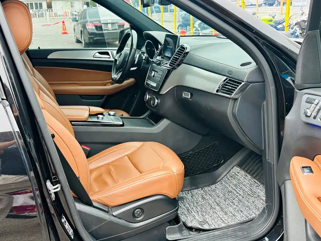 Mercedes-Benz GLE AMG 2019 — фото 19