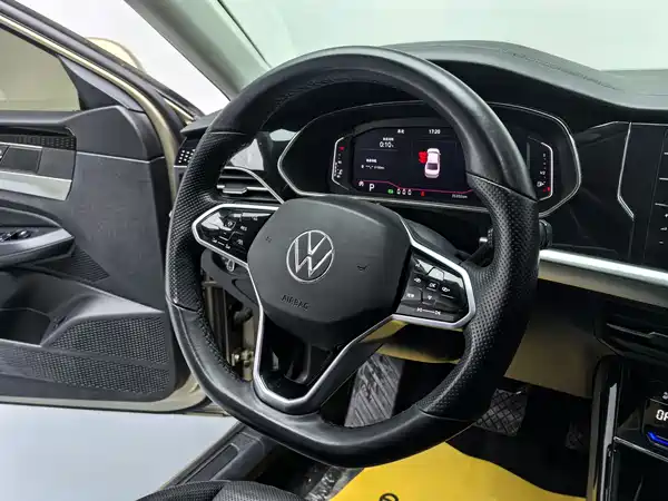 Volkswagen Passat 2022
