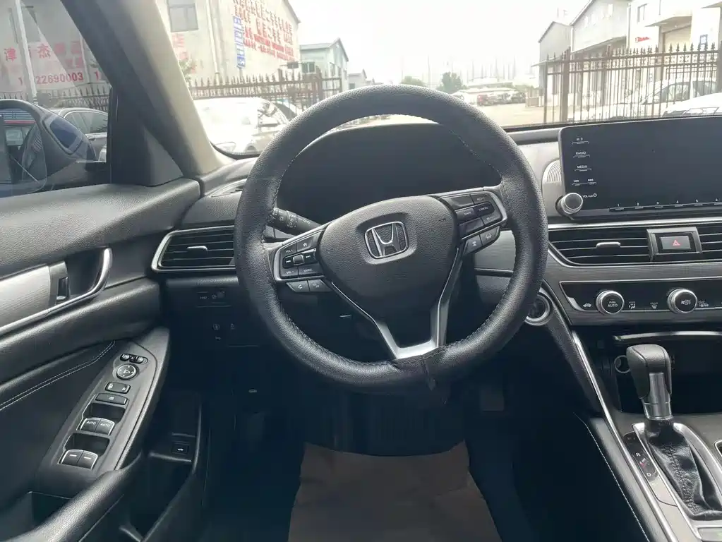 Honda Accord 2019 — фото 9