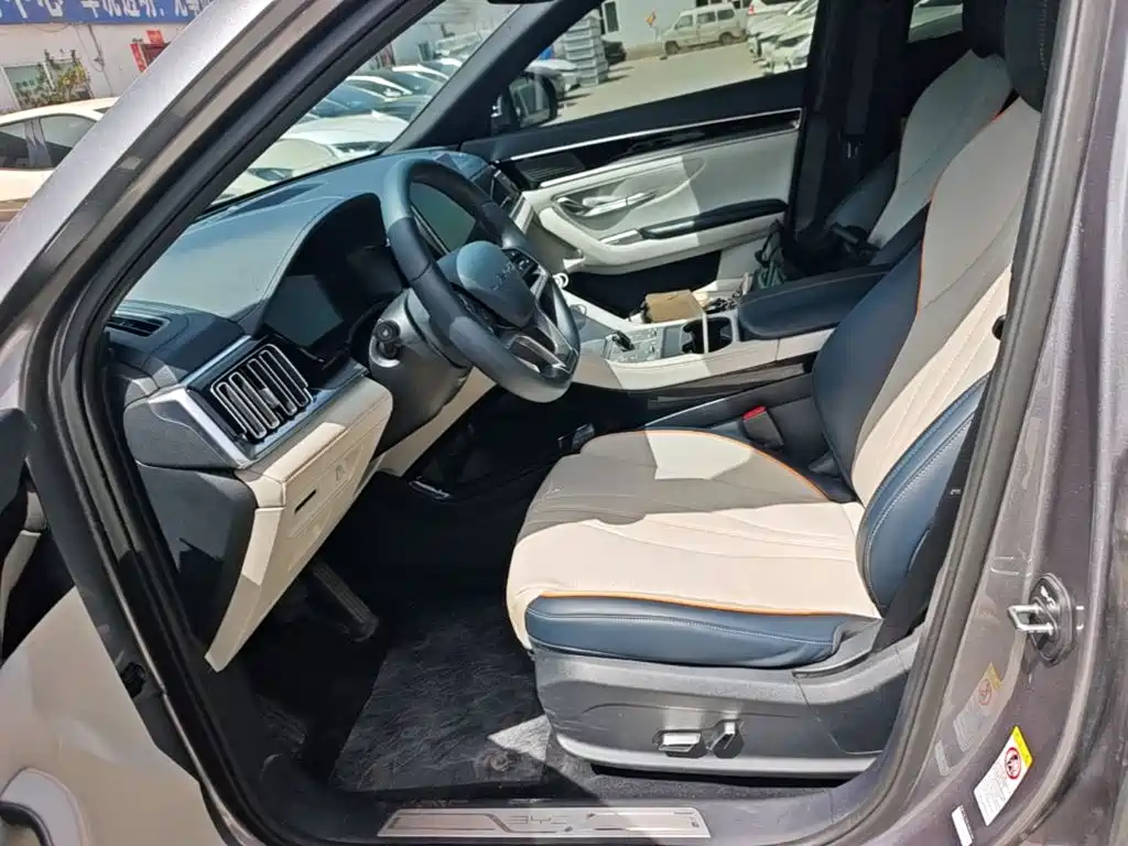 BYD Song PLUS New Energy 2024 — фото 11